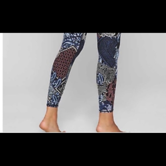Athleta Patchwork Salutation 7/8 Leggings … - Picture 3 of 8